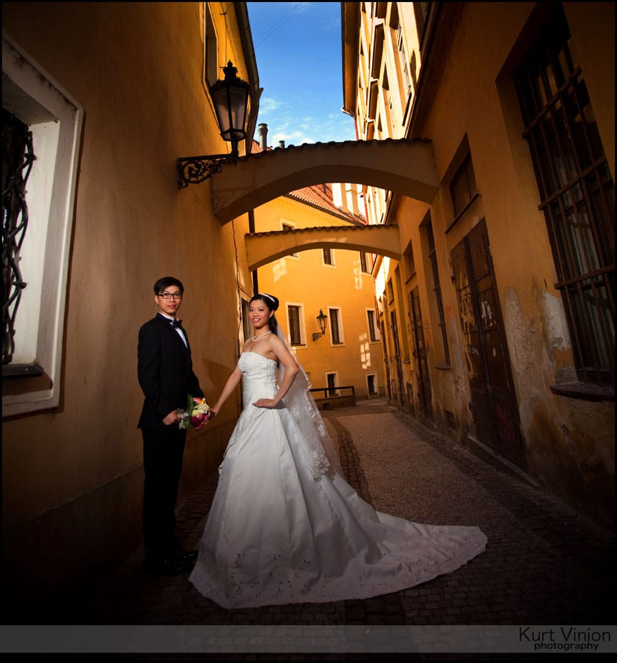 Prague pre wedding photographers / Winnie & Chiu portrait session in Old Town