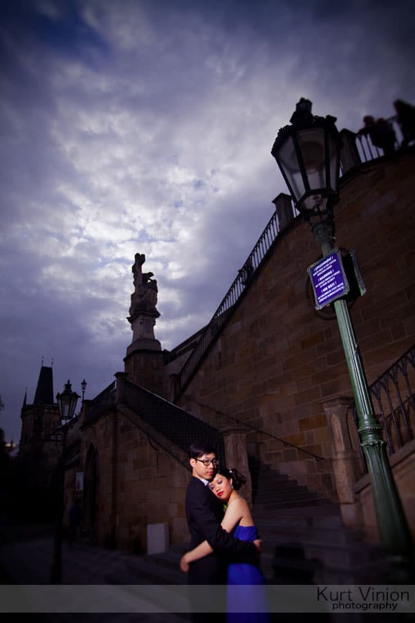Prague pre wedding photographers / Winnie & Chiu portrait session near the Charles Bridge