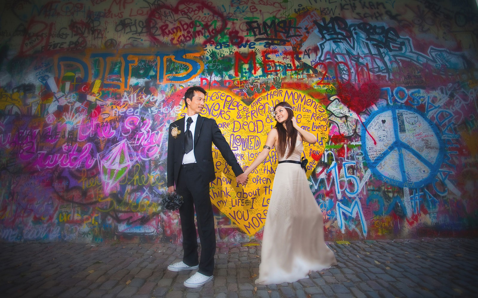 Prague pre weddings / Yvonne & Raymond / stylish portrait session at the John Lennon Wall