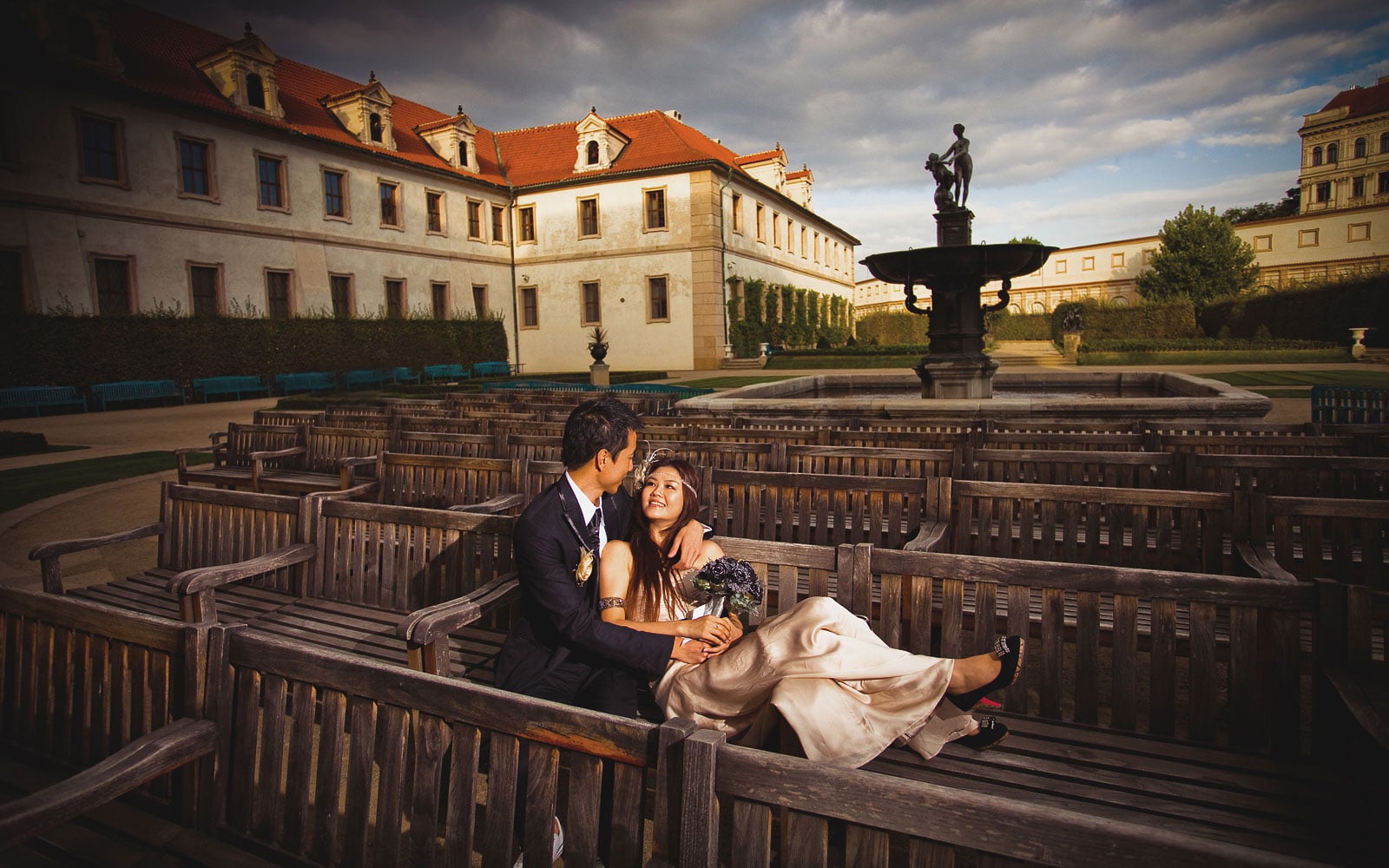 Prague pre weddings / Yvonne & Raymond / stylish portrait session at the Wallenstein Garden