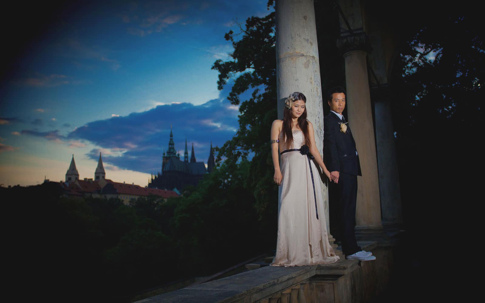 Prague pre weddings / Yvonne & Raymond / stylish portrait session at Prague Castle