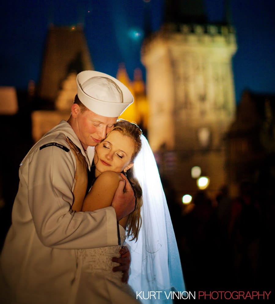 Prague weddings: Polina & Josh wedding photography at the Charles Bridge