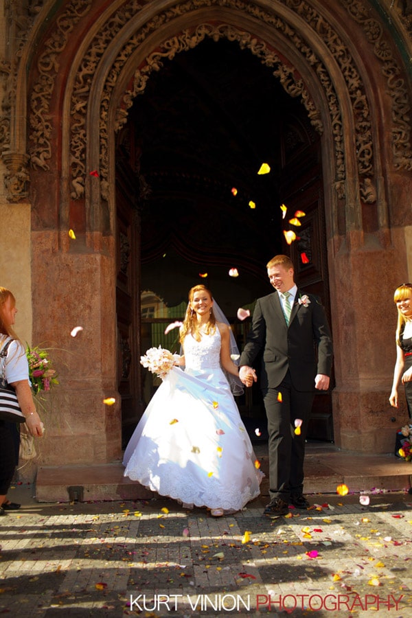 Prague weddings: Polina & Josh wedding day photography at Old Town Hall