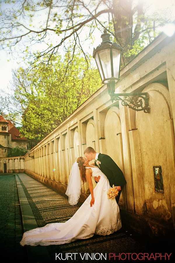 Prague weddings: Polina & Josh wedding day photography near the Jewish Synagogue