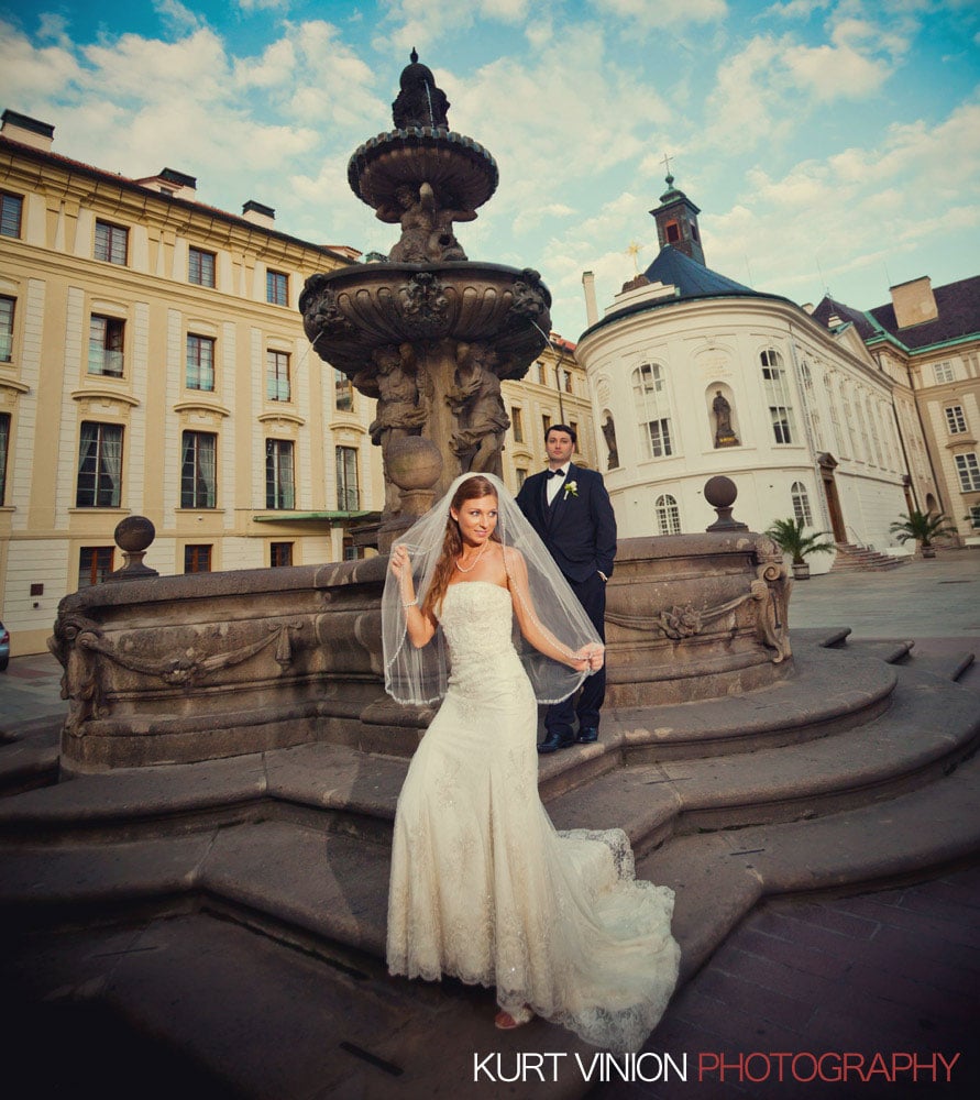 Prague weddings / Jennifer & Shad / wedding portraits at Prague Castle