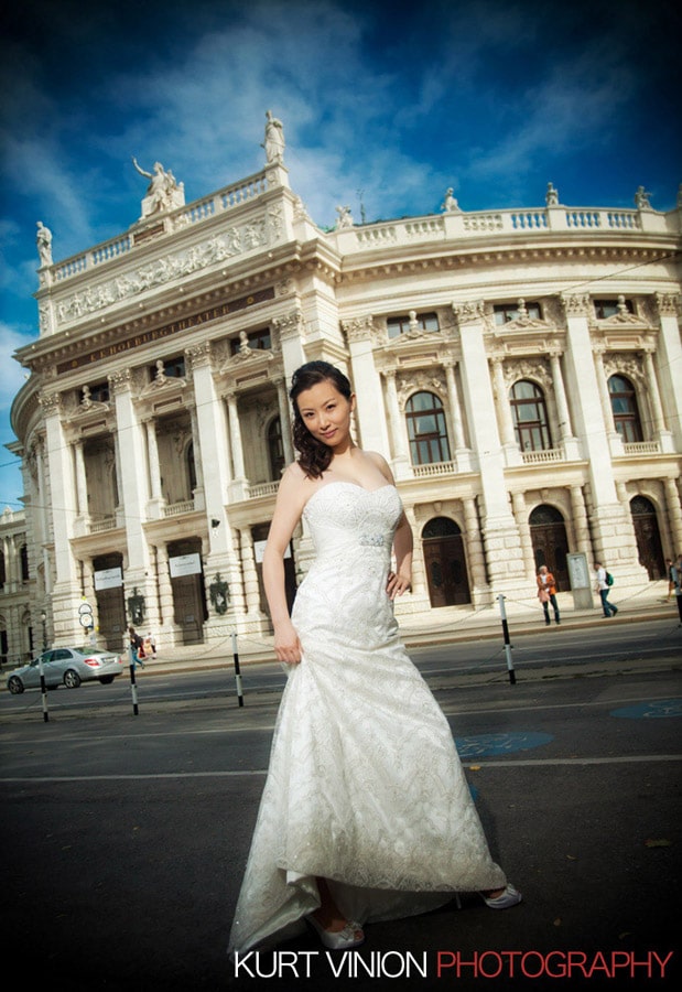 Vienna Pre-Wedding Photographer / Mavis & Henry portraits in the center of Vienna