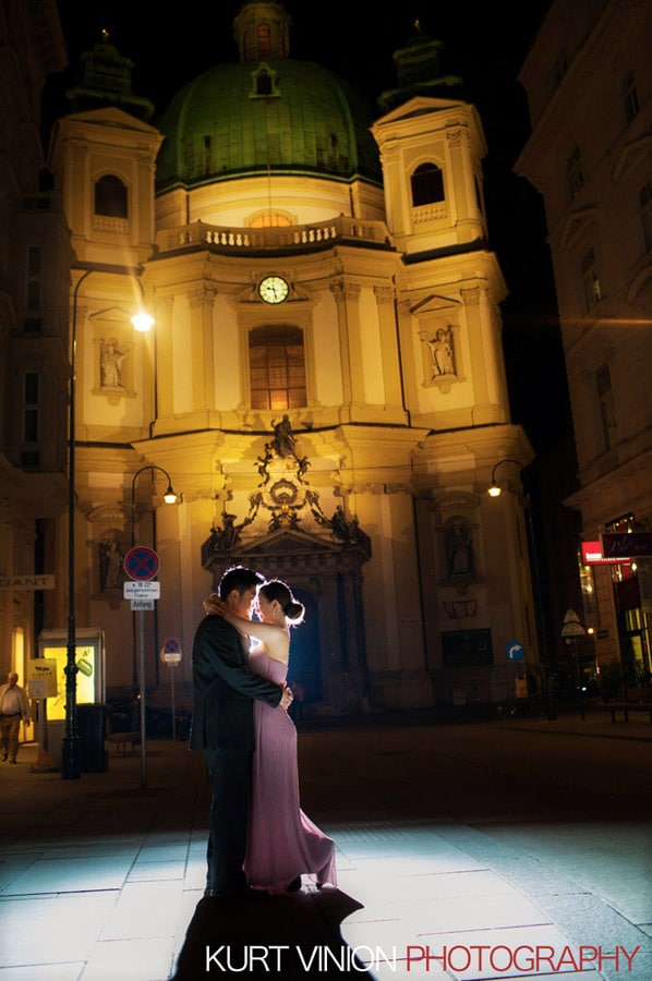 Vienna Pre-Wedding Photographer / Mavis & Henry portraits in the center of Vienna