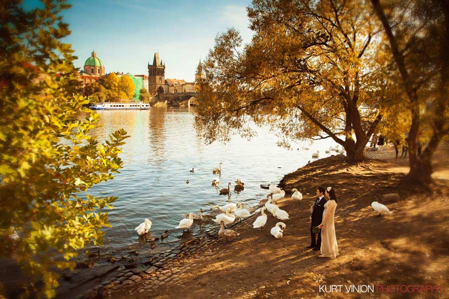 Prague wedding elopement / photography / Libby & Scott near the Charles Bridge