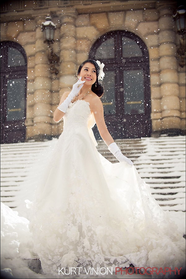 Prague pre wedding photography / Helen & CY winter pre wedding portraits near the Rudolfinum 