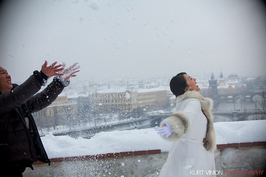 Prague pre wedding photography / Helen & CY winter pre wedding portraits at the Hanovsky Pavillion