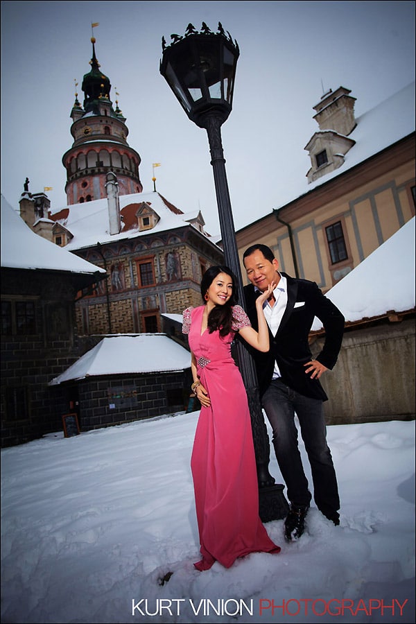 Prague pre wedding photography / Helen & CY winter pre wedding portraits in Cesky Krumlov