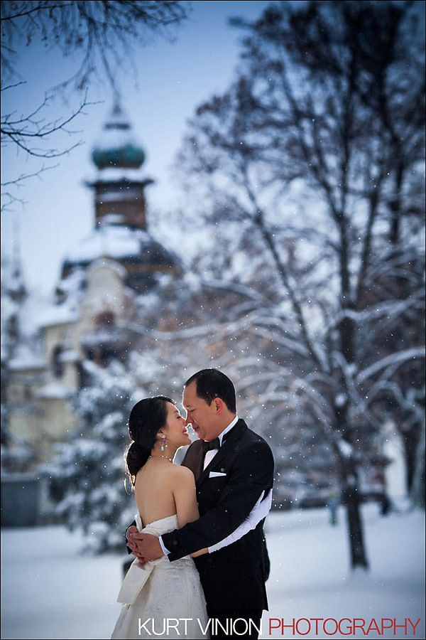 Prague pre wedding photography / Helen & CY winter pre wedding portraits near the Hanovsky Pavillion