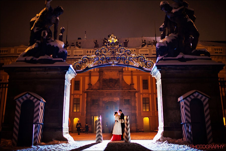 Prague pre wedding photography / Helen & CY winter pre wedding portraits at Prague Castle