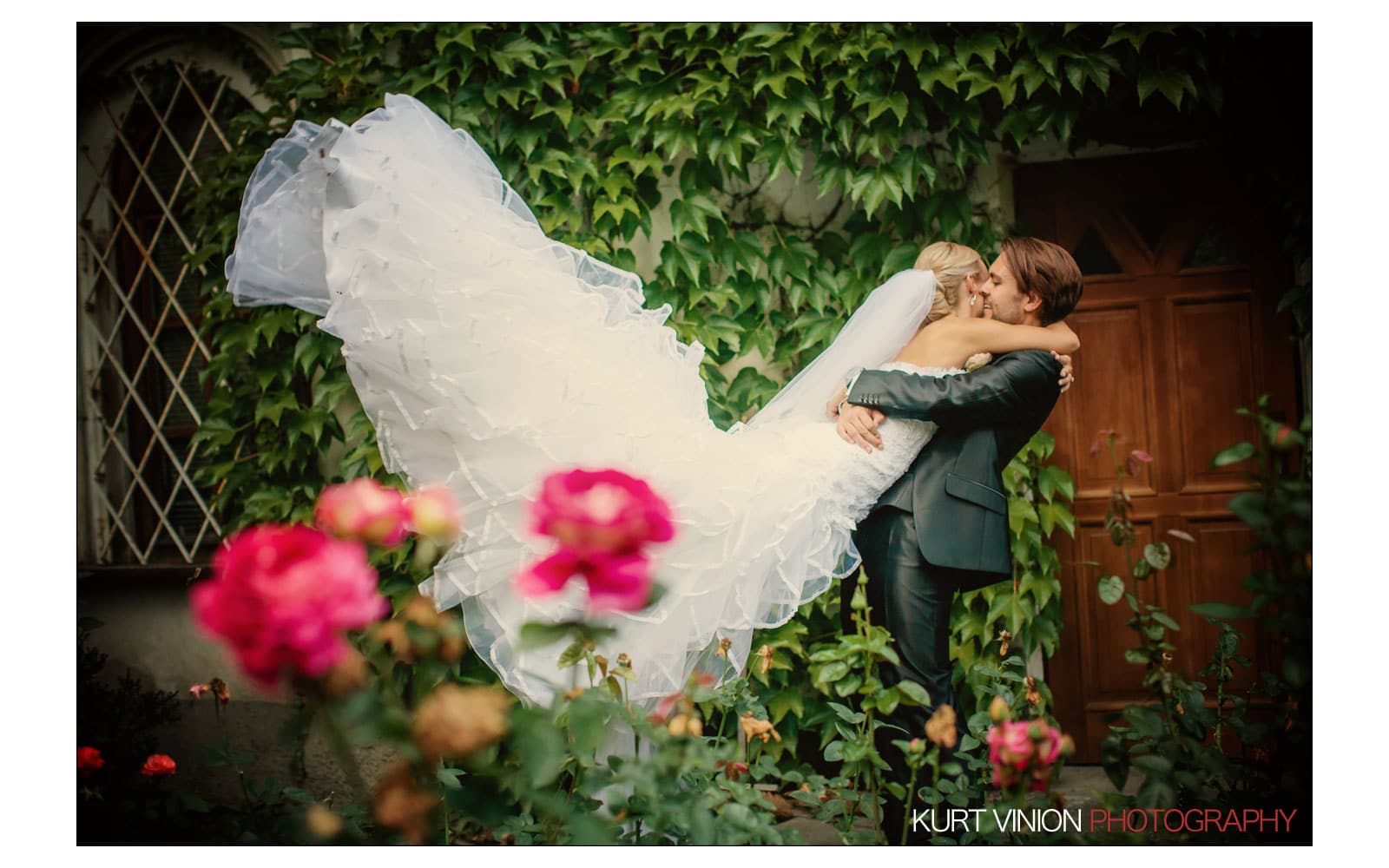 Prague Clementinum wedding / Jess + James - portraits in Prague