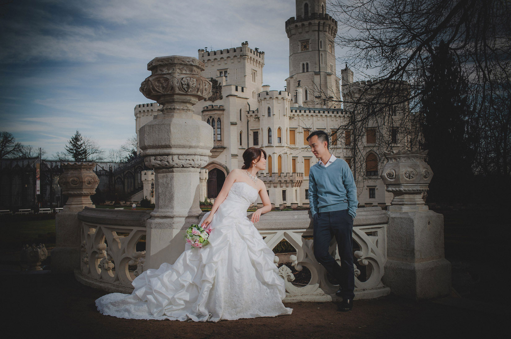 Castle Hluboka nad Vltavou pre wedding / Sandy & Jimmy / portrait session