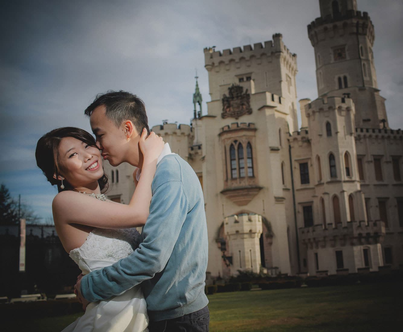 Castle Hluboka nad Vltavou pre wedding / Sandy & Jimmy / portraits