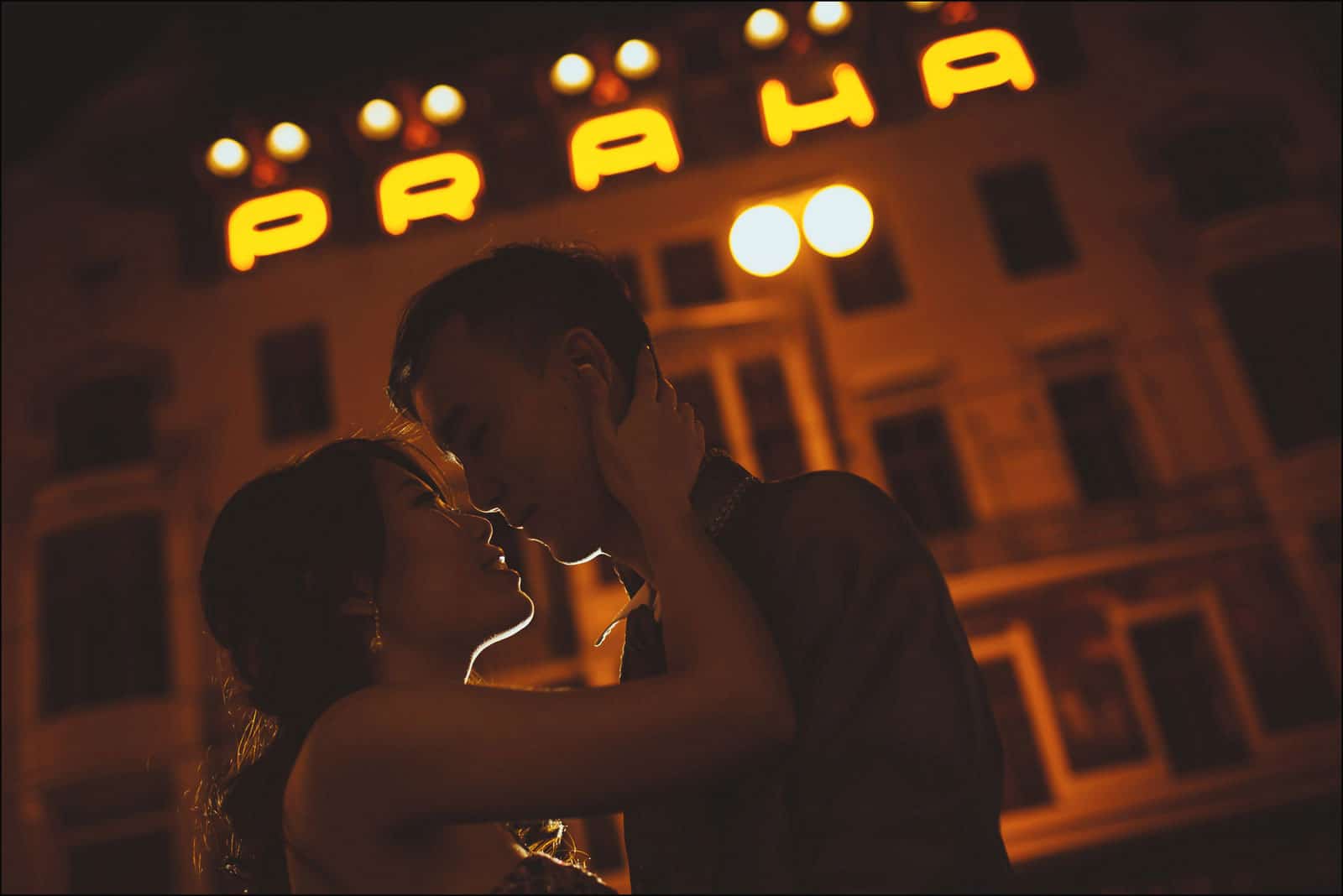 Prague pre wedding / Sandy & Jimmy / Night portraits near Narodni Divadlo