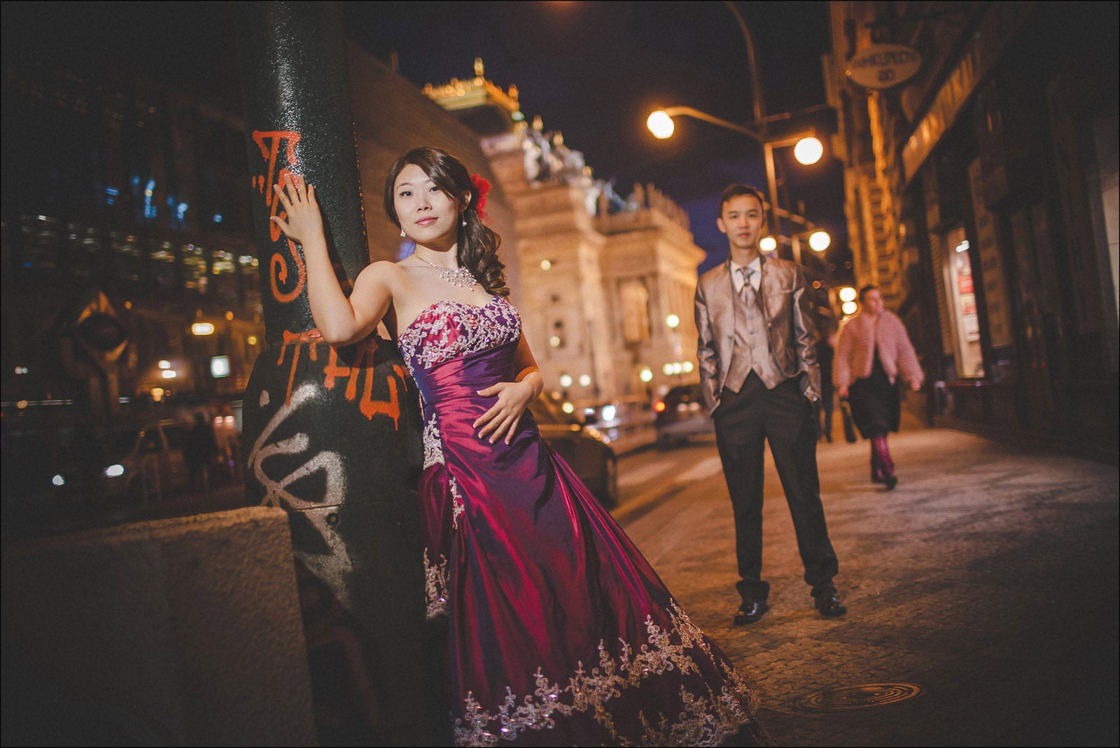 Prague pre wedding / Sandy & Jimmy / Night portraits near Narodni Divadlo