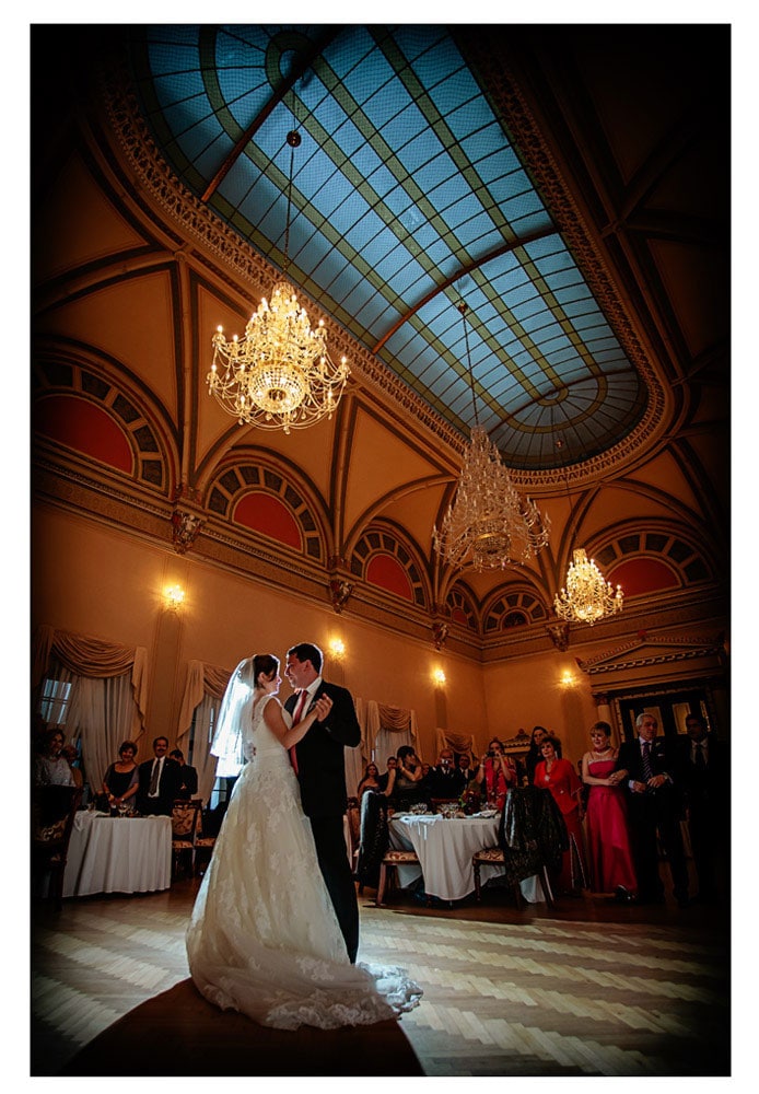 Castle Zbiroh Wedding / Paola & Alexei / wedding photography in the ballroom