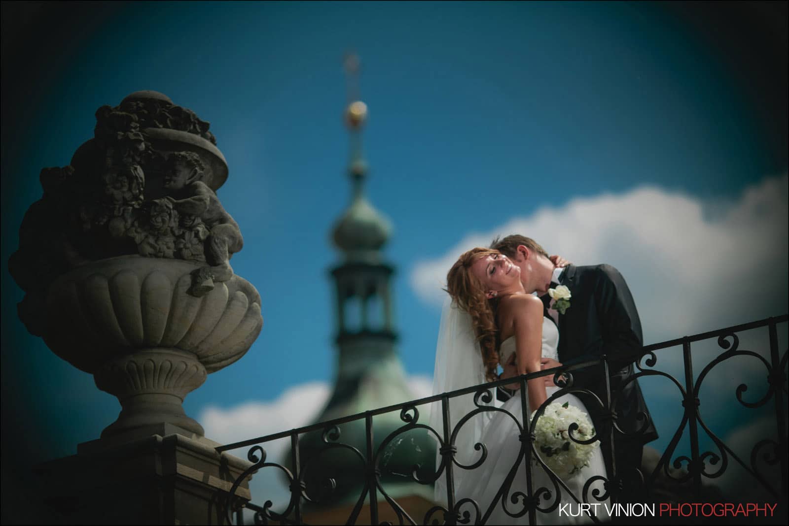 Elopement wedding Prague / Vrtbovska Garden / Polya & Dirk wedding portraits at Vrtba