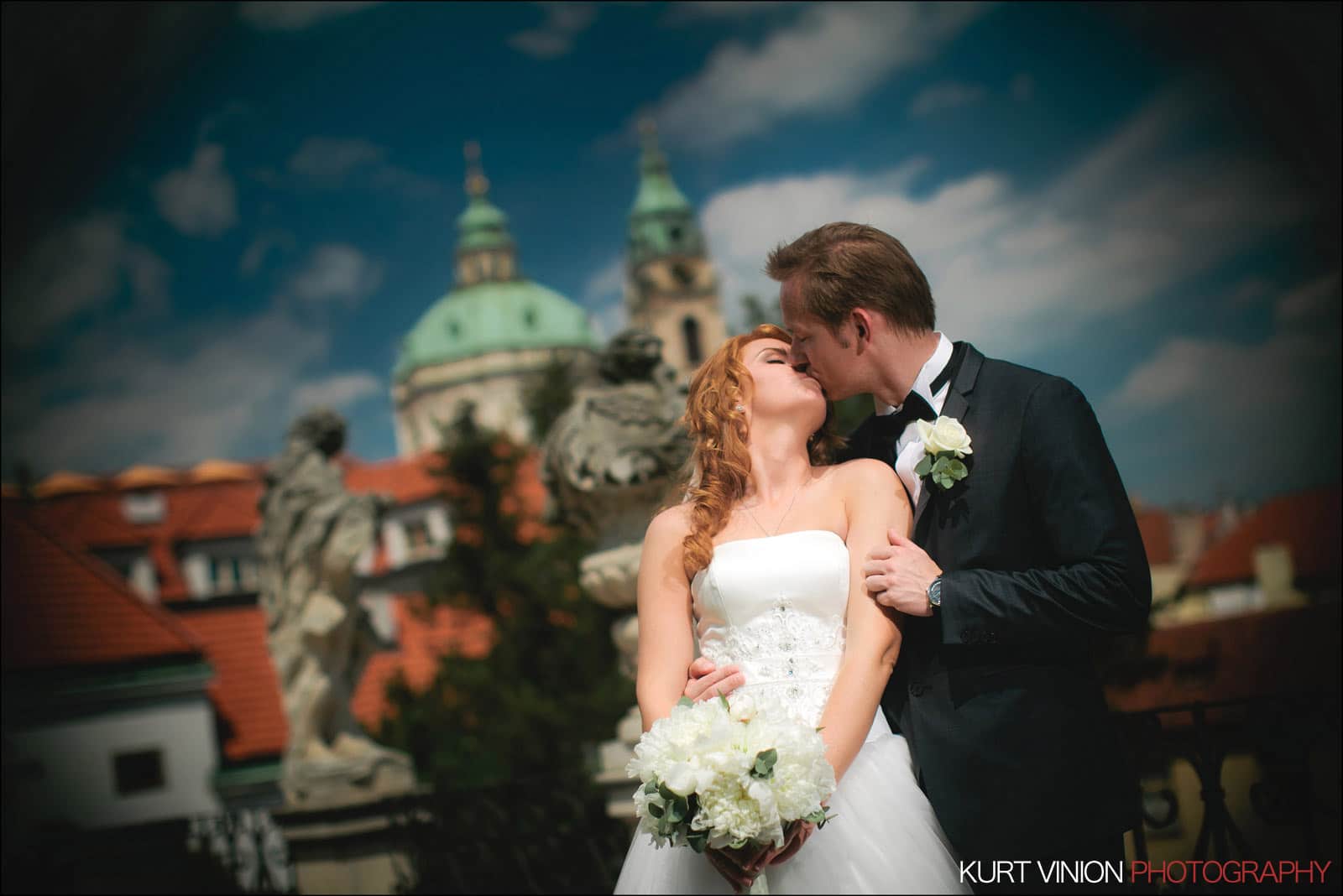 Elopement wedding Prague / Vrtbovska Garden / Polya & Dirk wedding portraits at Vrtba