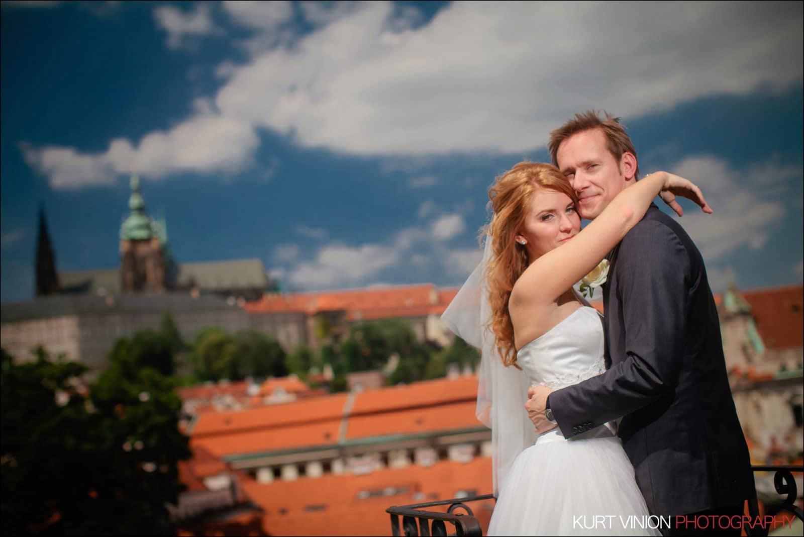 Elopement wedding Prague / Vrtbovska Garden / Polya & Dirk wedding portraits at Vrtba