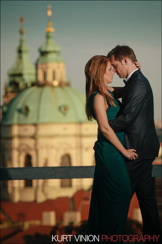 Elopement wedding Prague / Polya & Dirk wedding portraits at Prague Castle