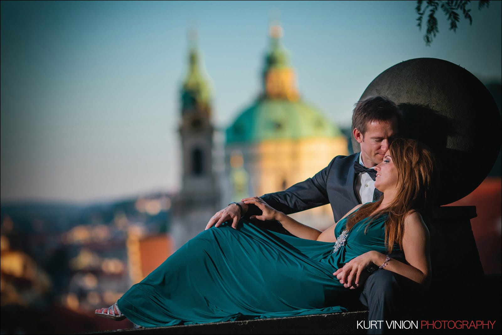 Elopement wedding Prague / Polya & Dirk wedding portraits at Prague Castle