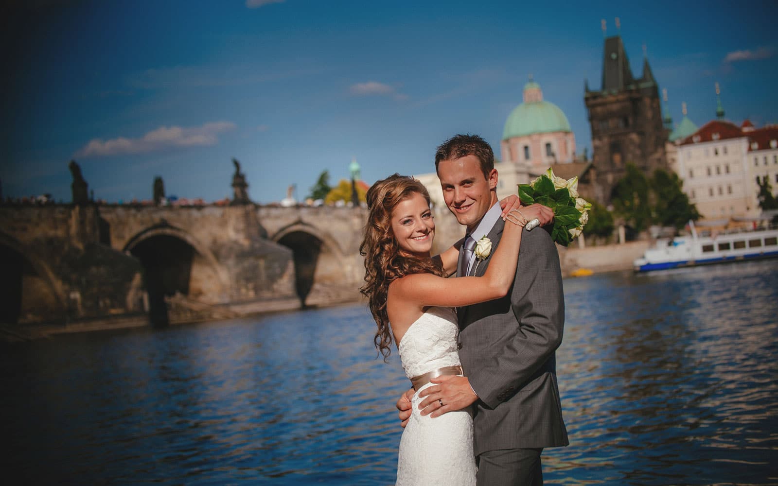 Prague wedding photographers / R&B wedding photographs near the Charles Bridge