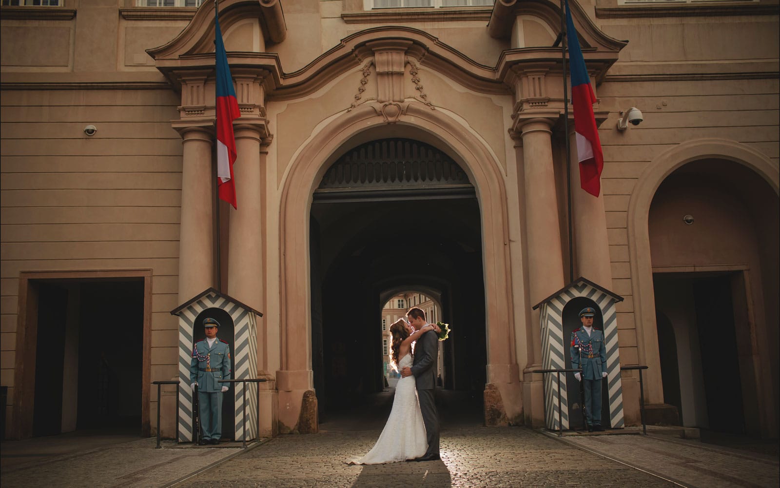 Prague wedding photographers / R&B wedding photographs at Prague Castle