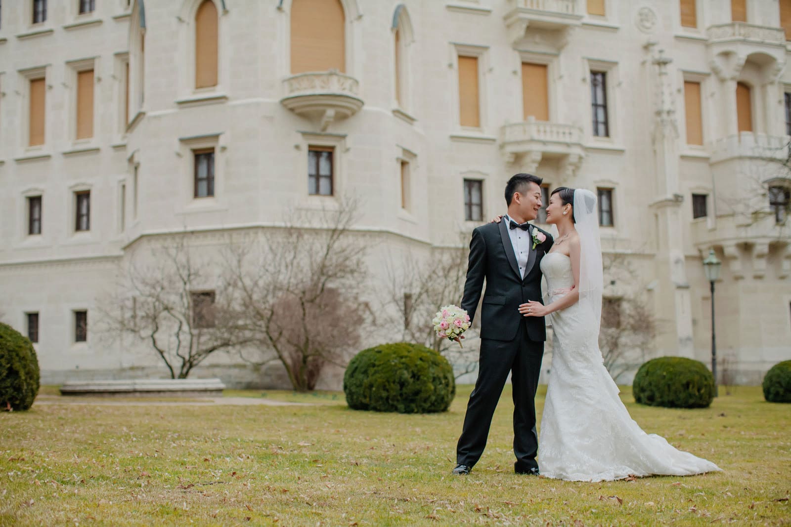 Castle Hluboka nad Vltavou wedding / Suki & Steven / wedding portrait session