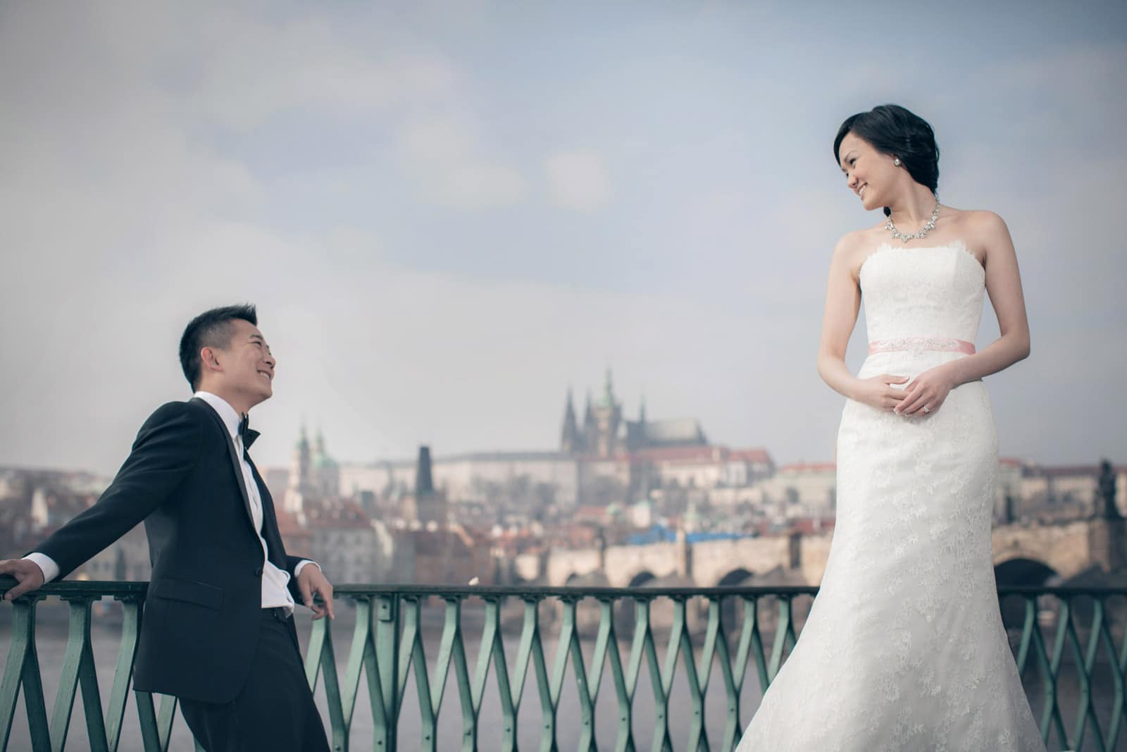 Prague pre wedding / Suki & Steven / portraits at the Charles Bridge