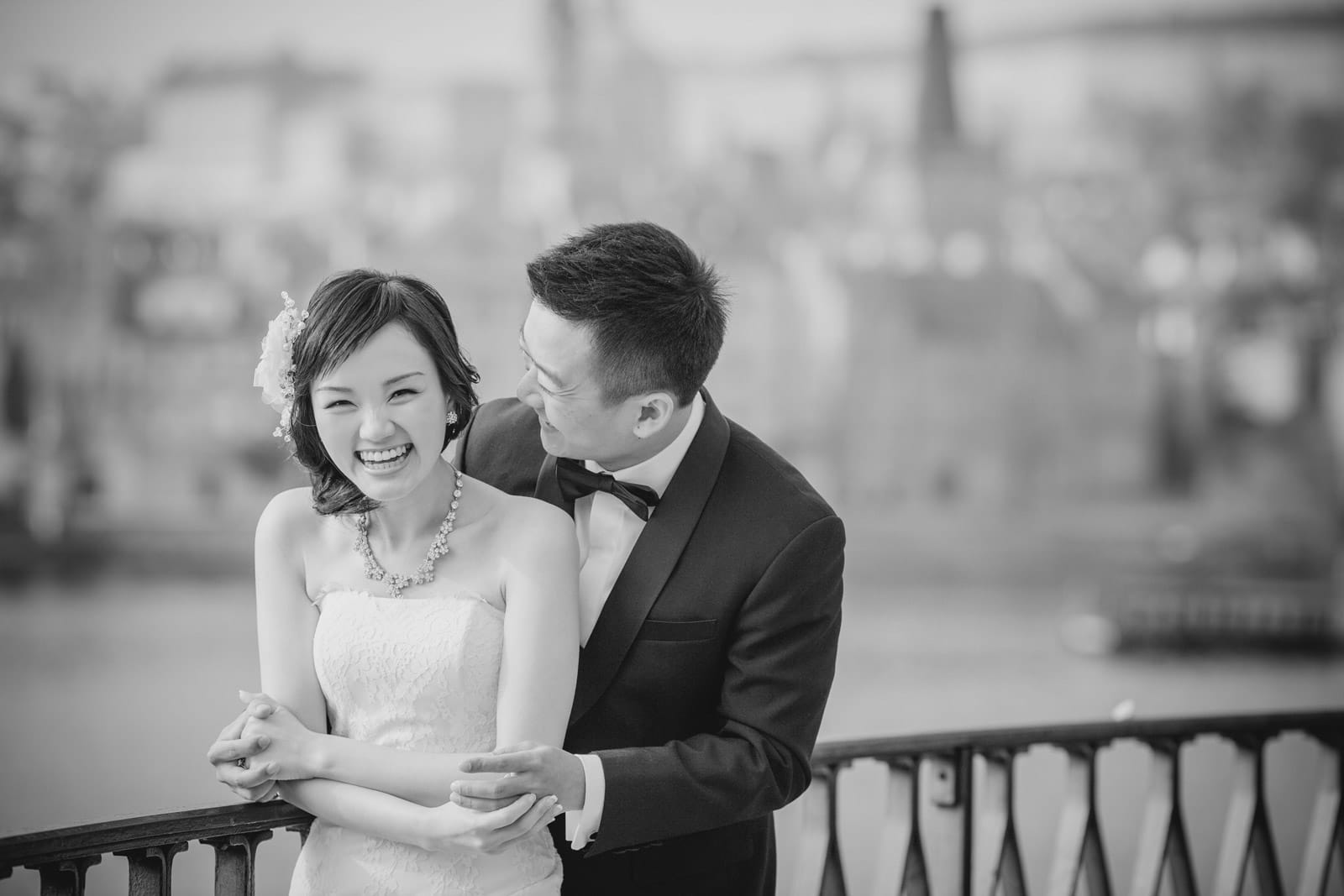 Prague pre wedding / Suki & Steven / portraits near the Charles Bridge