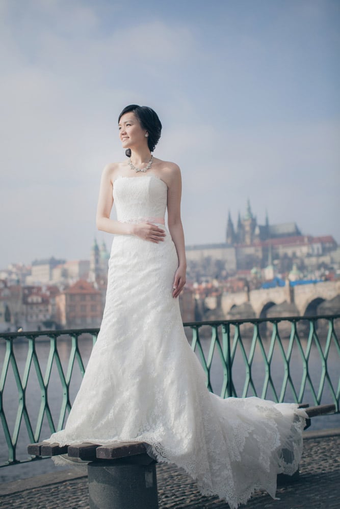 Prague pre wedding / Suki & Steven / portraits near the Charles Bridge 