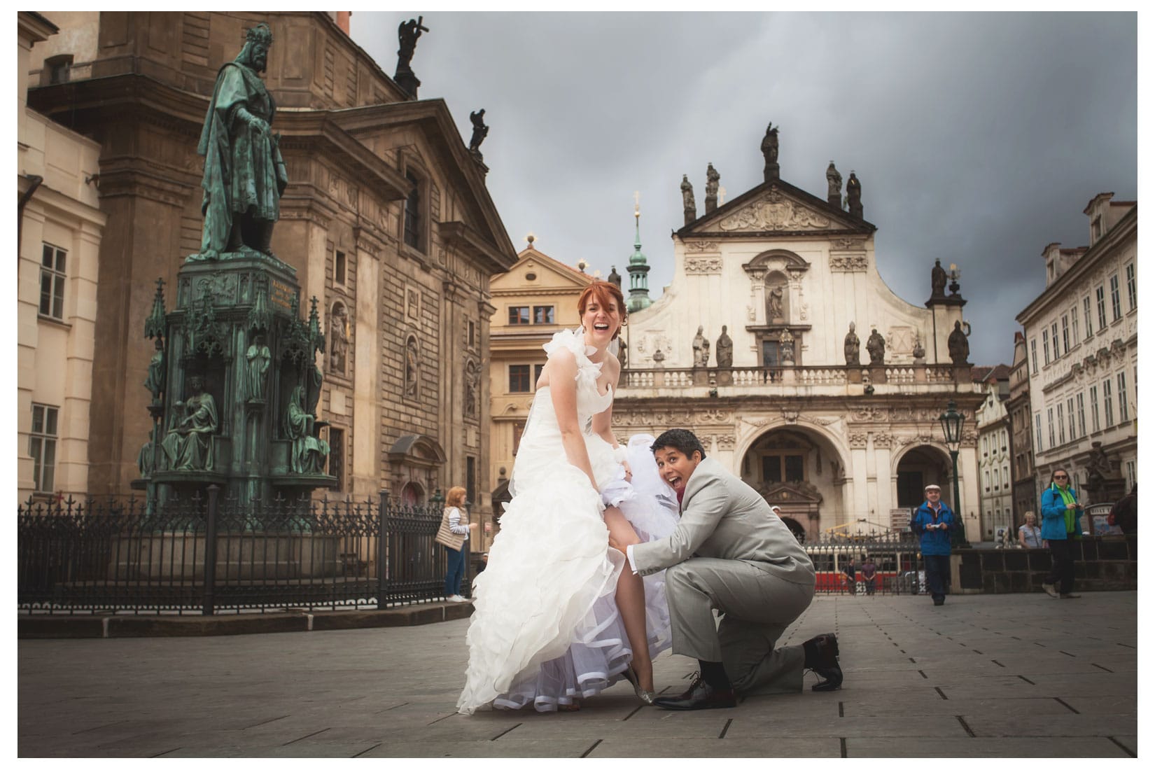 Charles Bridge Wedding / Kimberly & Jules / Charles Bridge portraits