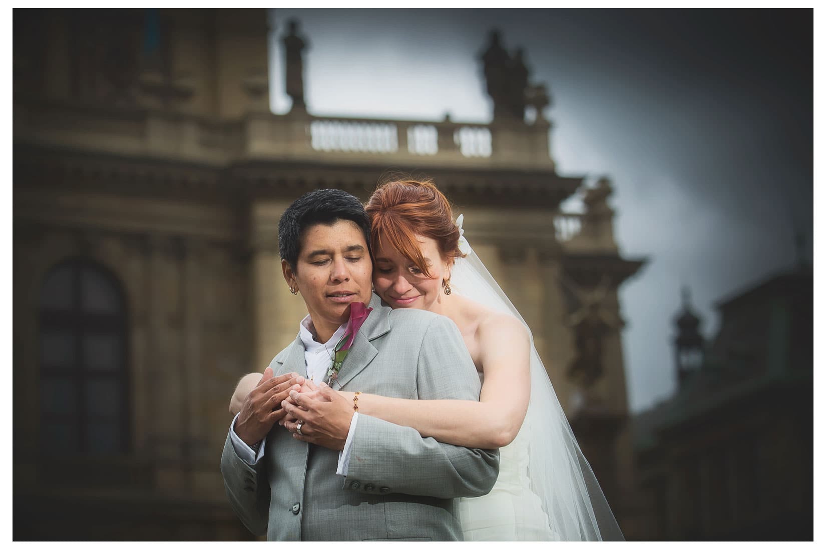 Charles Bridge Wedding / Kimberly & Jules / Rudolfinum wedding portraits