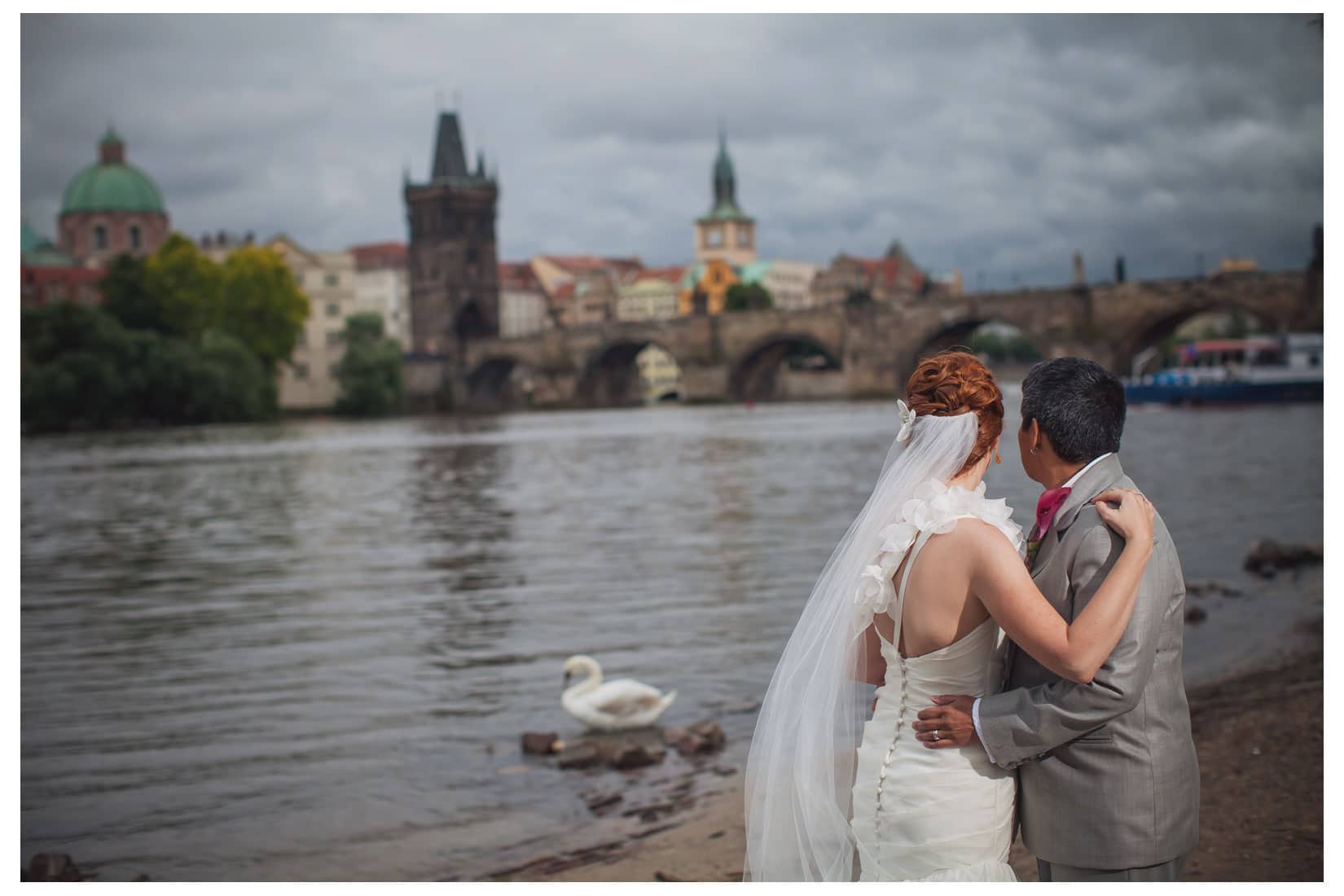 Charles Bridge Wedding / Kimberly & Jules / Na Plavka wedding portraits near the Charles Bridge