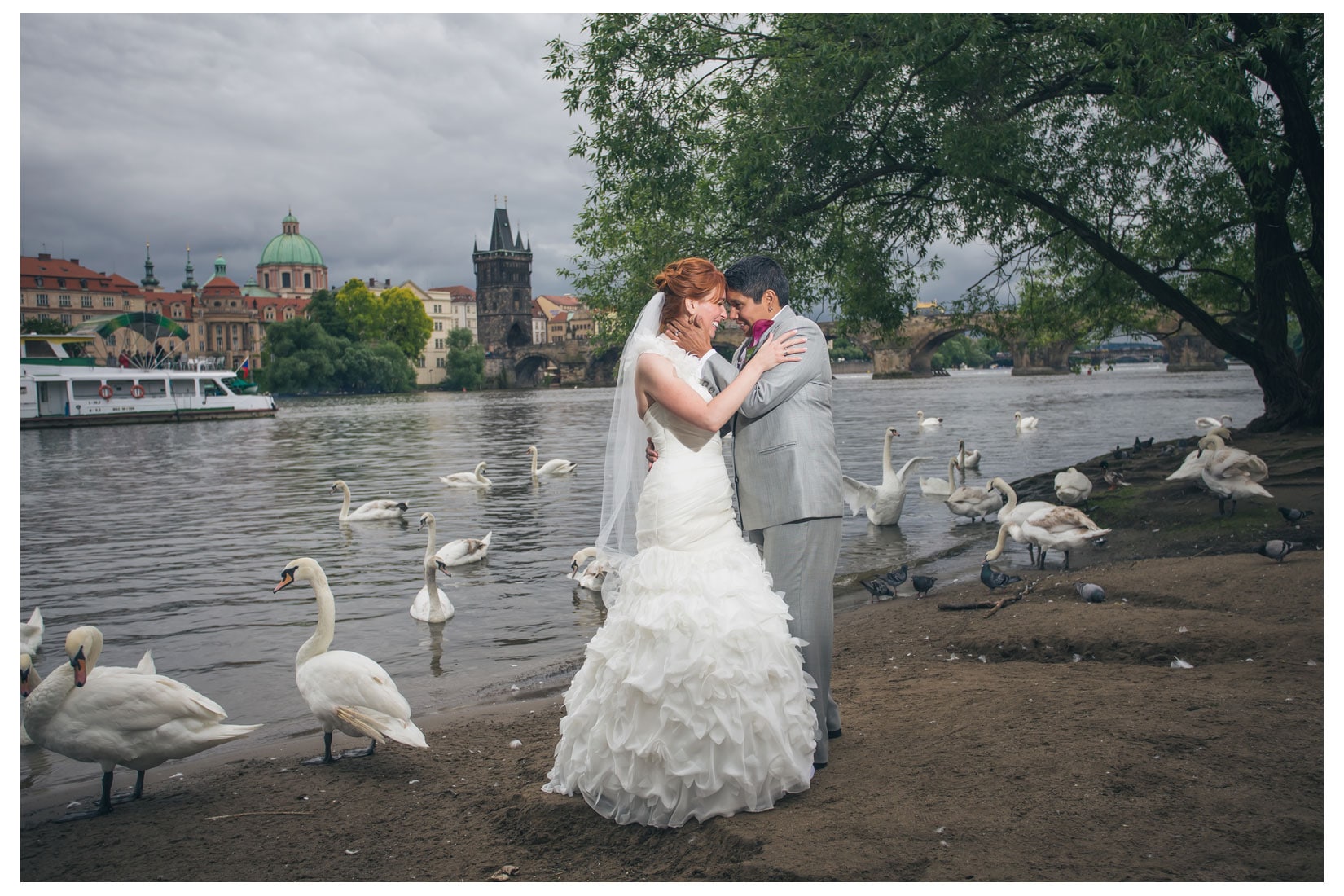 Charles Bridge Wedding / Kimberly & Jules / Na Plavka wedding portraits near the Charles Bridge