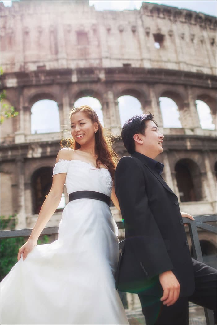 Rome pre wedding photographers / Hanna & Mark / portrait session at the Coloseum