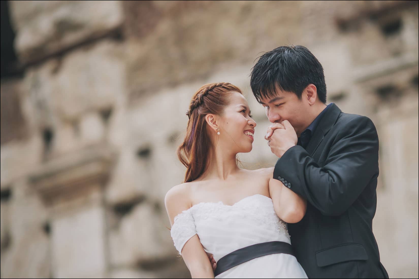 Rome pre wedding photographers / Hanna & Mark / portrait session at the Coloseum