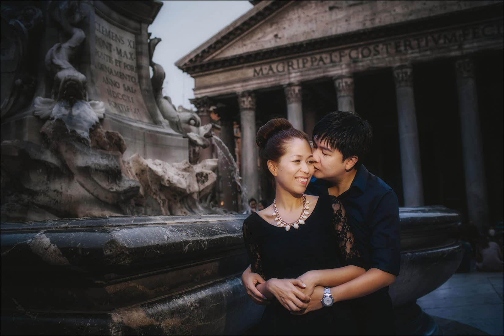 Rome pre wedding photographers / Hanna & Mark / portrait session at the Pantheon