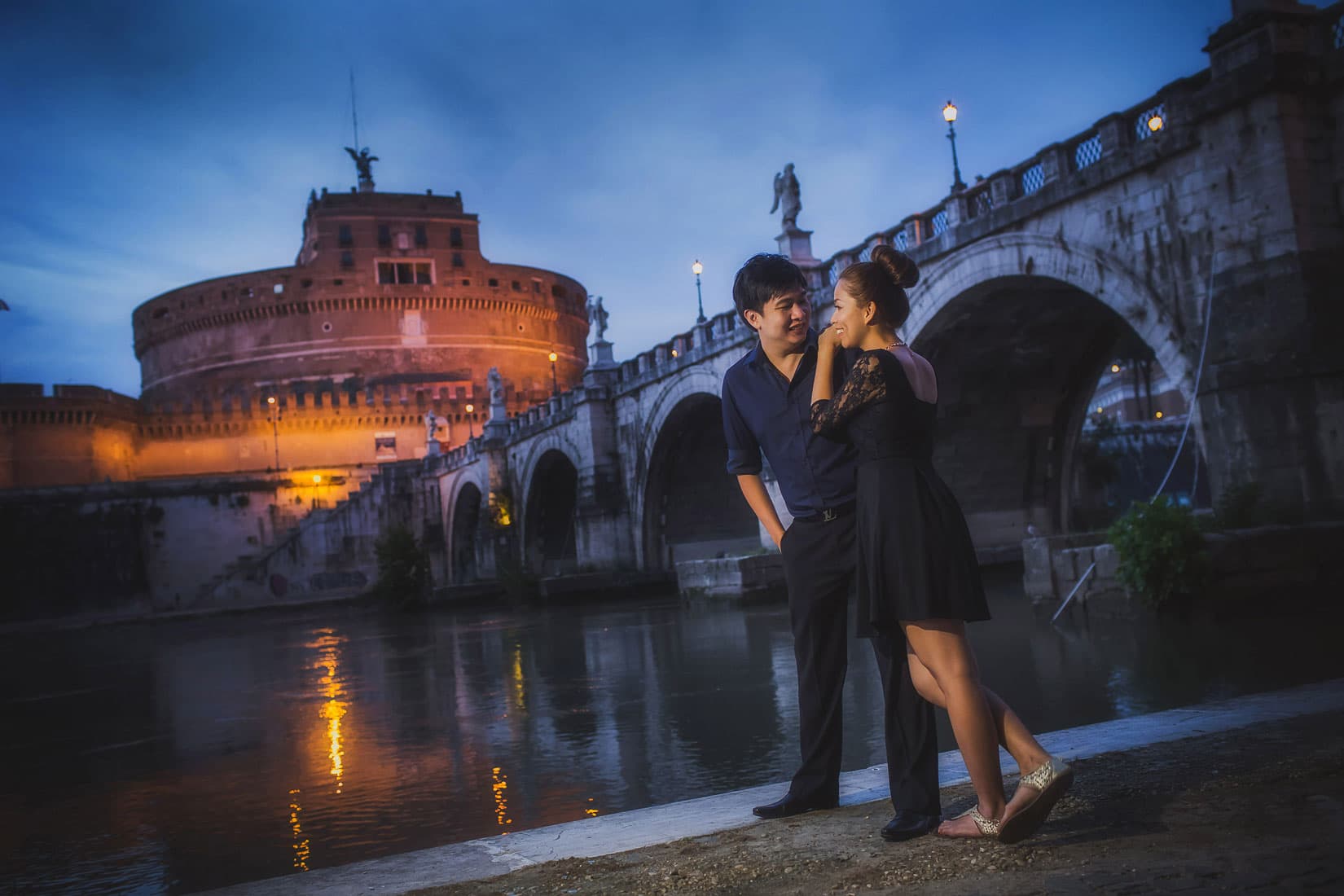 Rome pre wedding photographers / Hanna & Mark / portrait session at the Castel Sant' Angelo