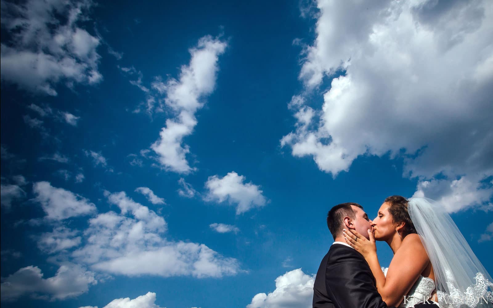 Castle Konopiste wedding / Oksana & Vladislav wedding day photography at Prague Castle