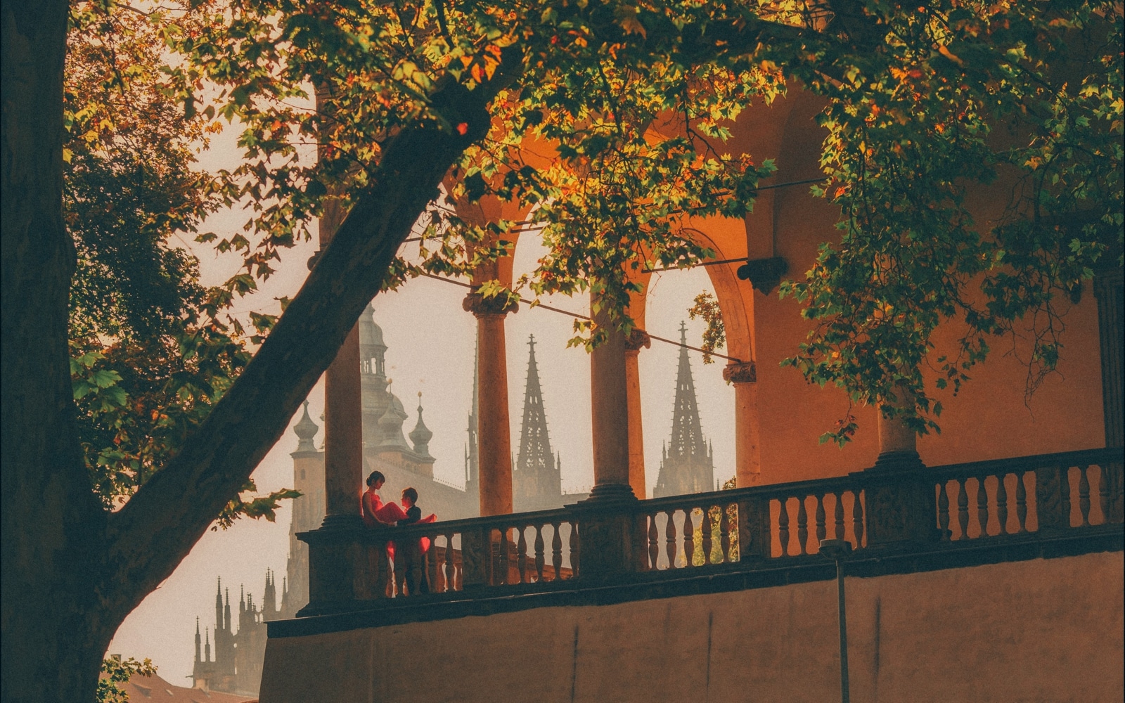 Prague pre wedding / Sharon & Danny Fall portraits session at Prague Castle