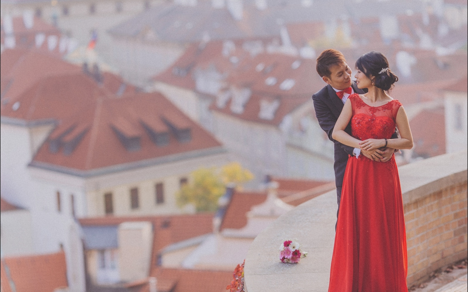 Prague pre wedding / Sharon & Danny Fall portraits session at Prague Castle