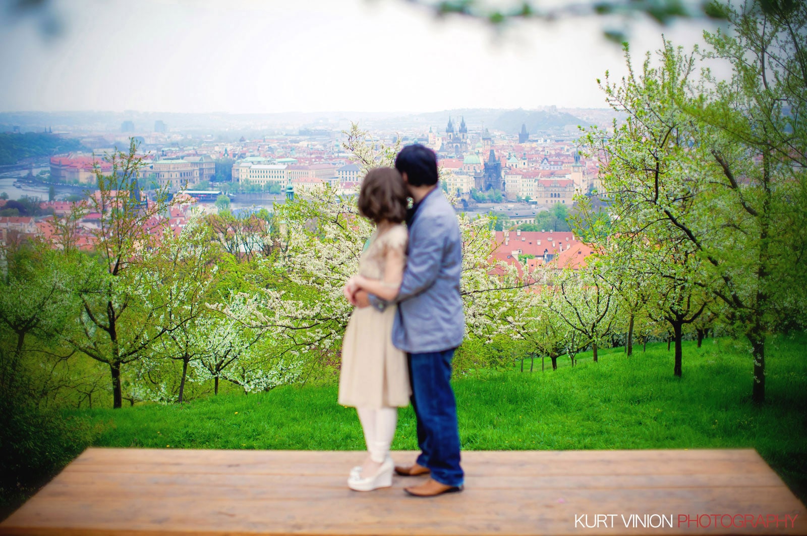 Prague pre wedding / Shirley & Green / photography under the cherry blossom trees at Petrin hill