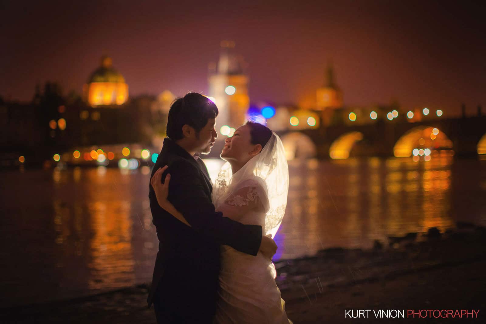 Prague pre wedding / Shirley & Green / photography near the Charles Bridge 