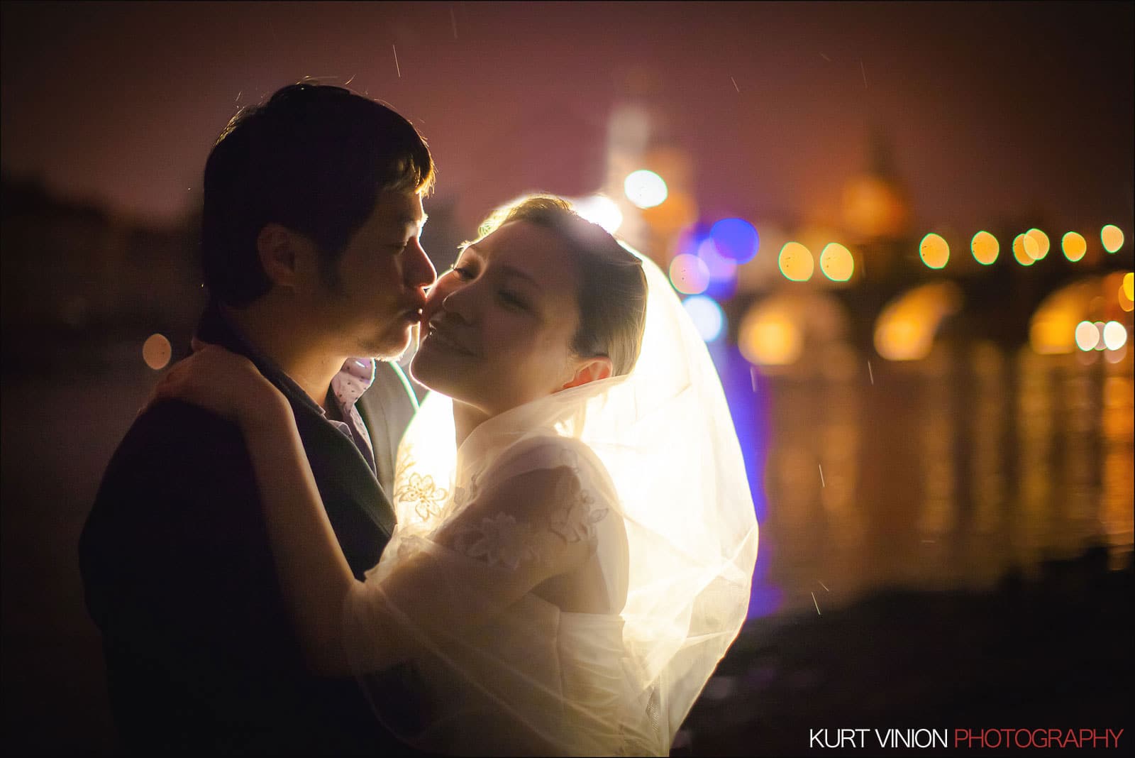 Prague pre wedding / Shirley & Green / photography near the Charles Bridge 