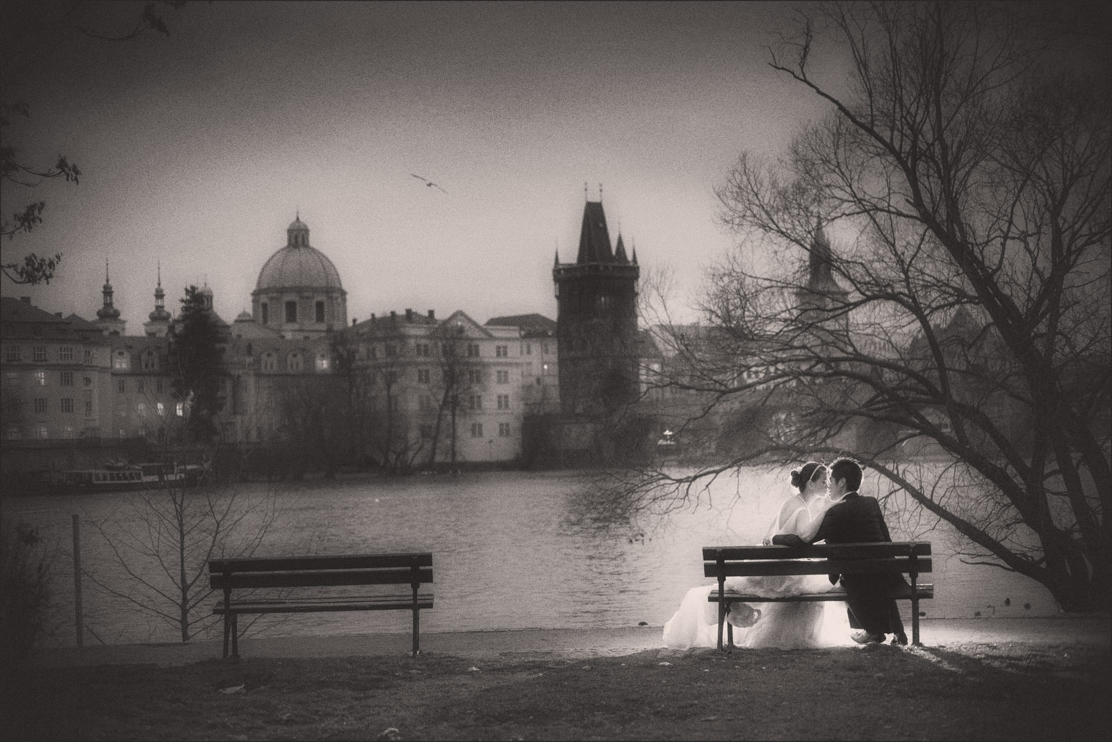 Prague pre wedding / Winona & Erik / portraits near the Charles Bridge