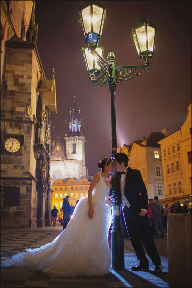 Prague pre wedding / Winona & Erik / portraits at the Old Town Square